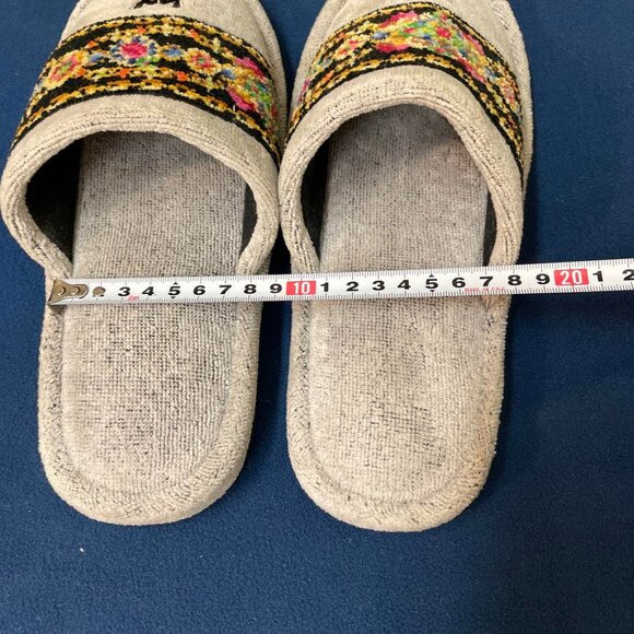 MCM Slippers Size SM  5-7 - Picture 4 of 7